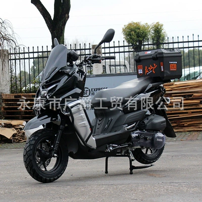 Motosikletlər Fourth-Generation 150Cc Fuel-Powered Scooter