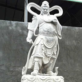 玉石关公佛像图片大全 寺庙石雕关羽手拿偃月刀站像 样式规格可定