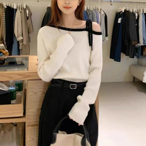 Korean-style minimalist gentle temperament off-shoulder knit sweater for women, European version 2025 early autumn new slimming women