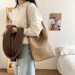 ������puܛƤ�߼����n����ͨ��ˮͰ��Ůʿ���s�ٴ�μ���羳bags