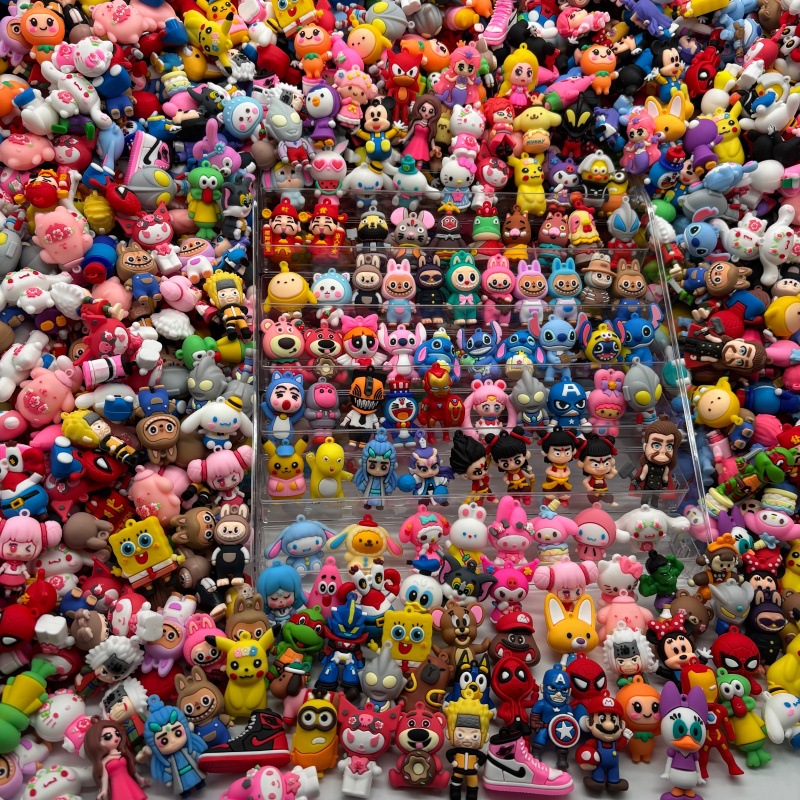 潮玩公仔地摊夜市摆摊手办玩具PVC立体卡通玩偶大号公仔钥匙扣批