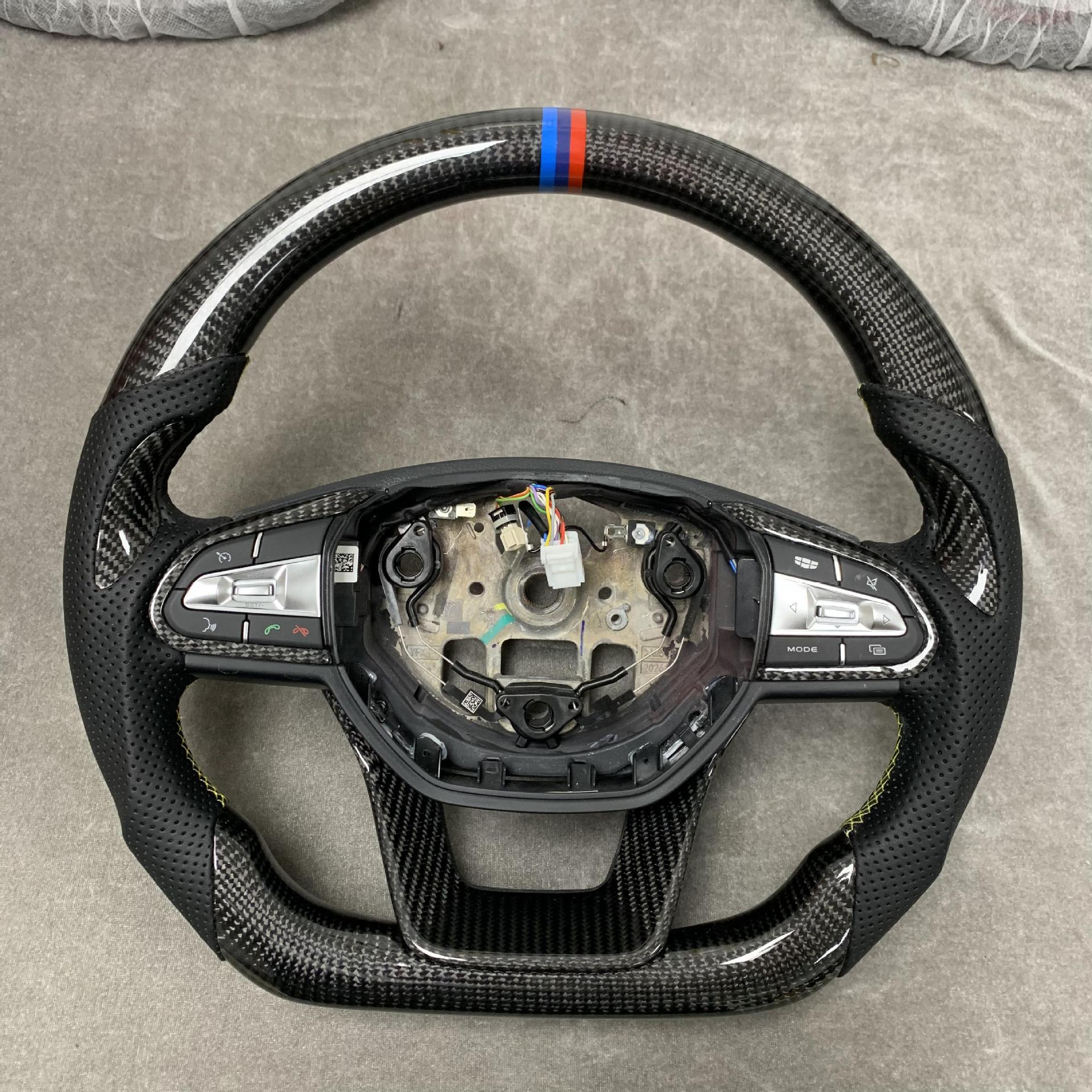 Suitable for Geely Xingrui, Xingyuan, Emgrand, Xingyue L, Galaxy L6, Binyue Carbon Fiber Steering Wheel Modification and Customization