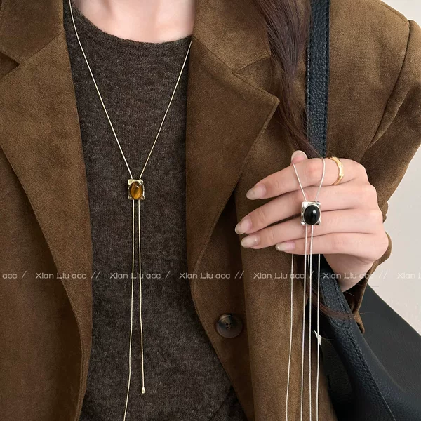 Adjustable Pull-Out Tiger Eye Stone Necklace for Women, 2025 New Autumn and Winter Long Sweater Chain, Light Luxury High-End Accessory
