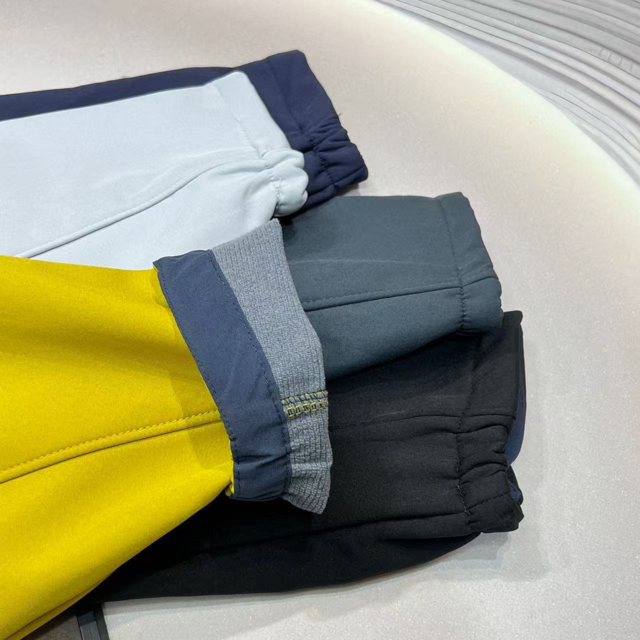 Veste softshell à capuche brodée kaila pour couple extérieur_voghion.com