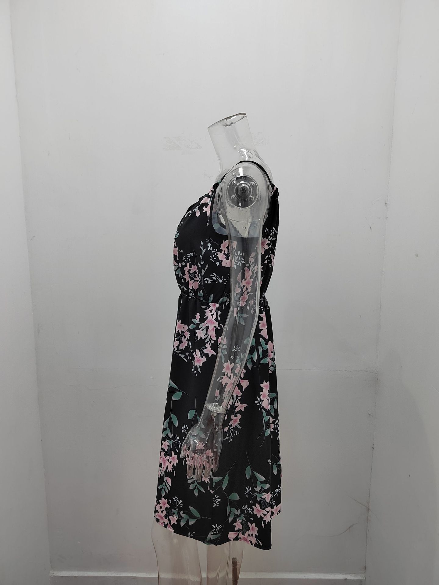 Elegant Sleeveless Dress