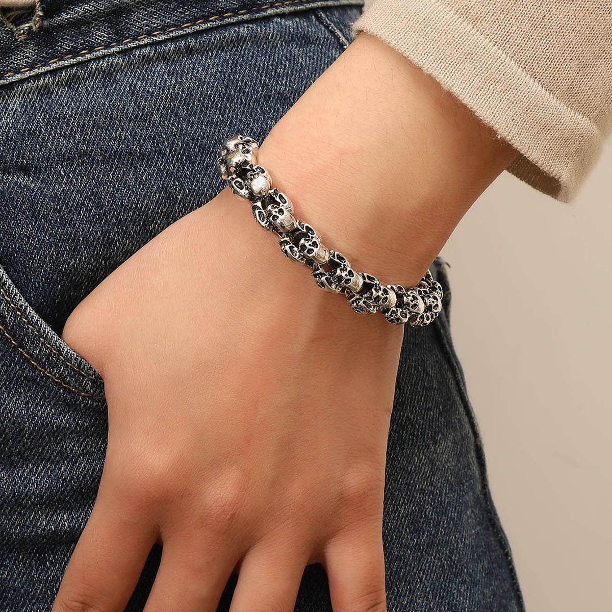 Cross-border New Retro Dragon Skull Bracelet Aggressive Double Dragon Carved Men's Bracelet Hip-hop Fashion Brand Accessories