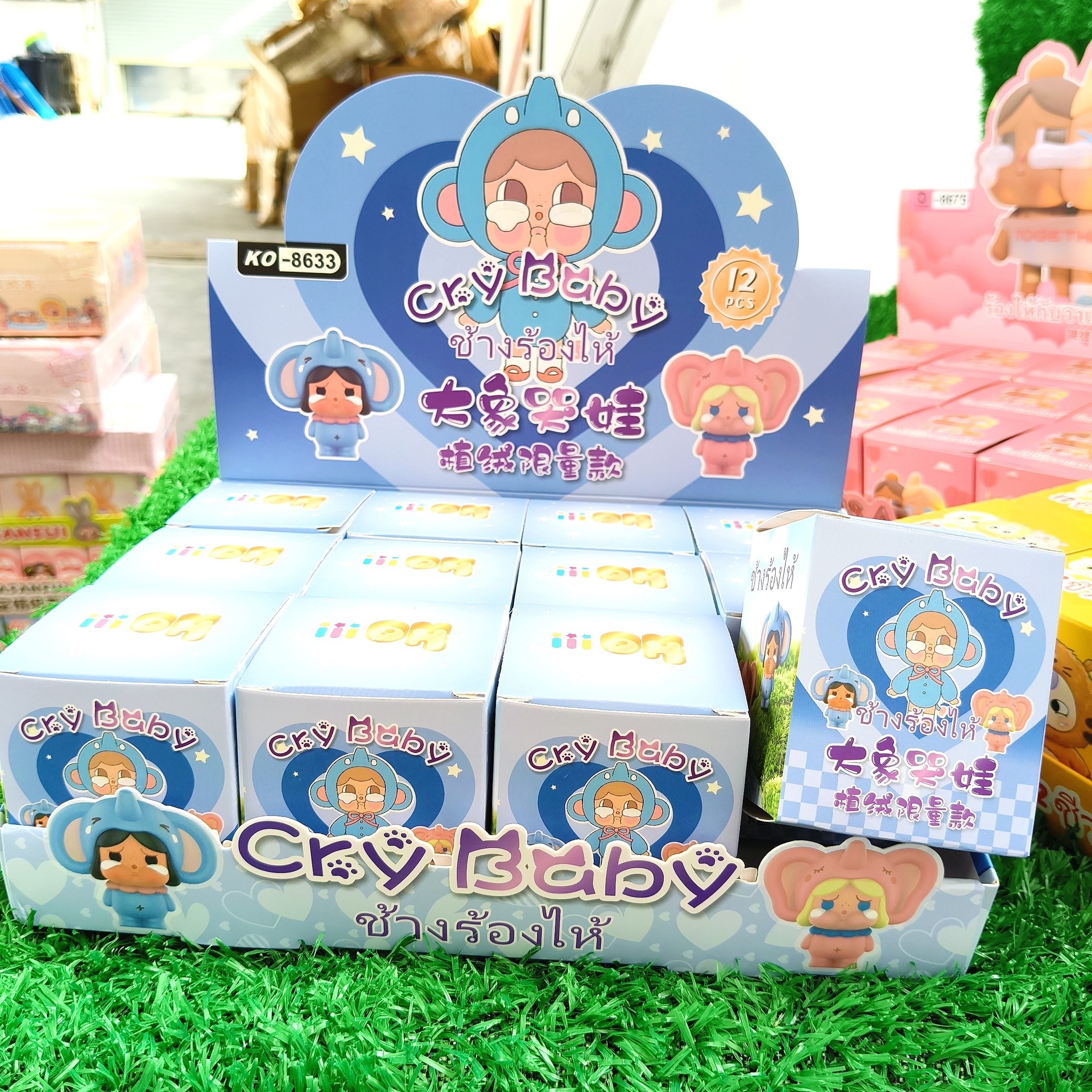 Caja ciega flocada de dibujos animados de tela rabu, lindo y lindo grano de alto valor, mini muñeca, modelo de decoración de escritorio, regalo