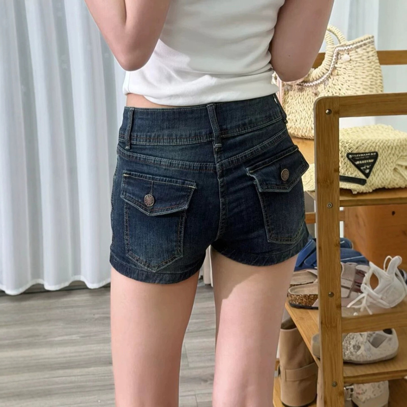 Summer Retro New Style Dark Blue Double-Button Low-Waist Denim Shorts for Women, Slim Fit, Versatile, Hip-Hugging Hot Pants Summer Retro New Style Dark Blue Double-Button Low-Waist Denim Shorts for Women, Slim Fit, Versatile, Hip-Hugging Hot Pants
