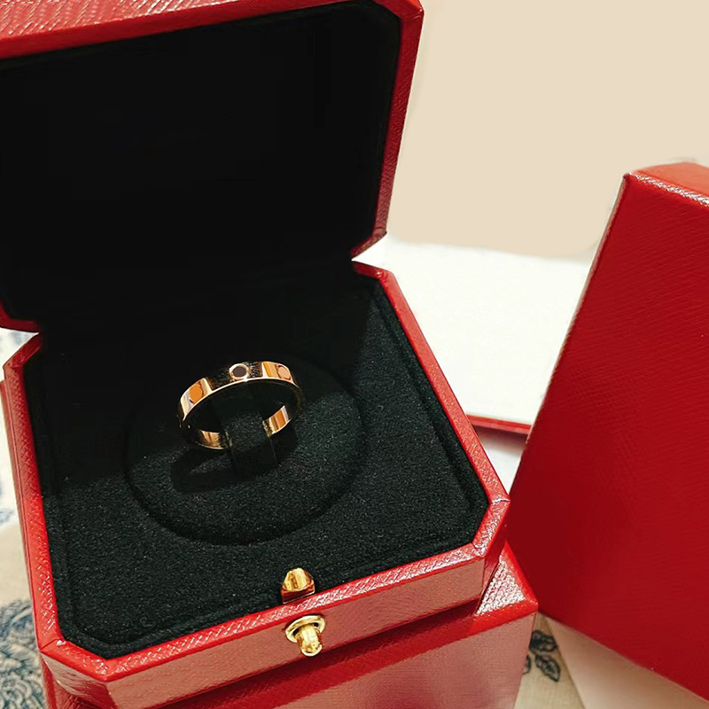 Ring stainless steel, European style, internet celebrity, simple and elegant design, light luxury style, does not fade