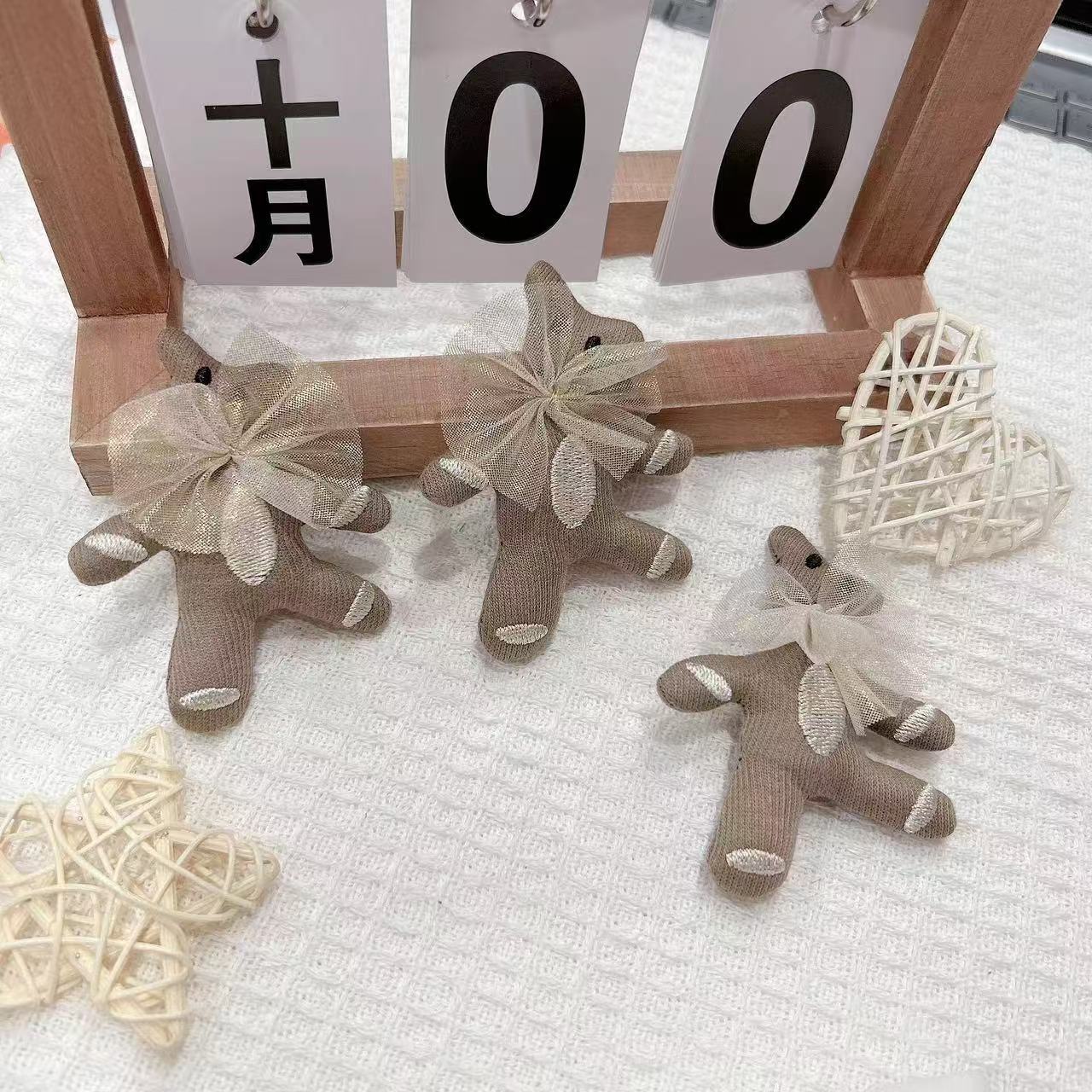 針織布趣味歪頭小熊加紗蝴蝶結可愛兒童秋季服飾輔料配飾