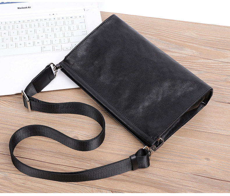 Túi đeo chéo nam đa năng da bò thật 29×11×17 cm, túi đeo vai kiêm túi cầm tay phong bì — Màu đen chi tiết 3