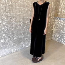 黎诺秋新款韩系蕾丝花边丝绒背心长裙女2025宽松显瘦百搭连衣裙子