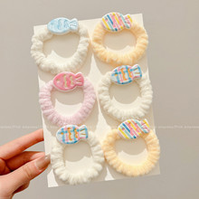 可爱奶油色小鱼毛绒发圈女2025新款扎头发头绳不伤发皮筋发绳头饰