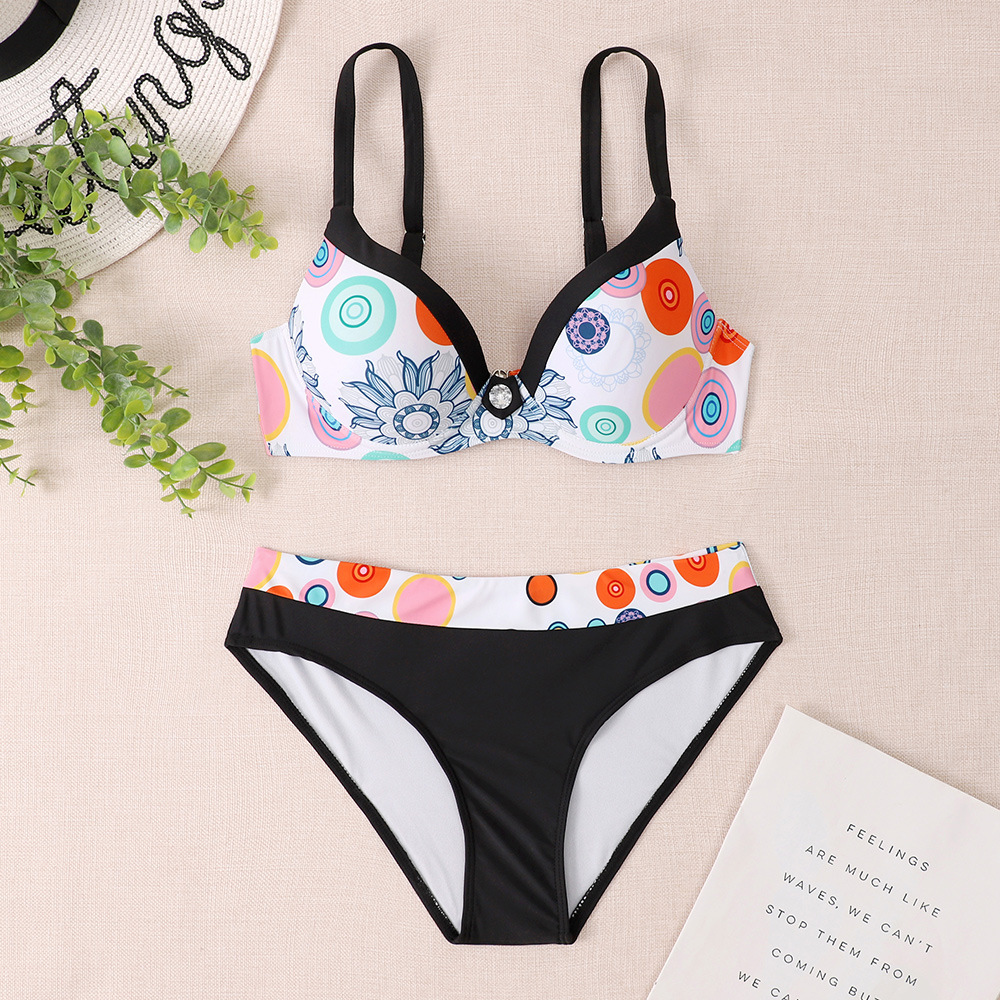 2022 New Sexy Color Geometric Printed Split Bikini Swimsuit display picture 2