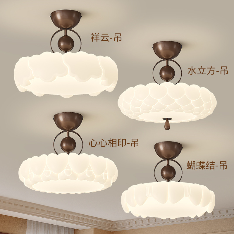 Diga lámpara de techo de dormitorio francés estudio de dormitorio de crema medieval diseño de lámpara de mariposa simple protección ocular de espectro completo