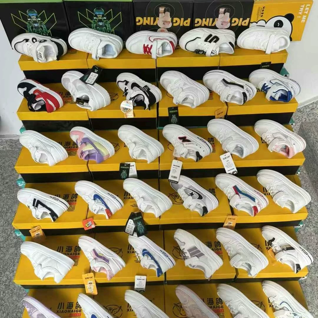 Распродажа детской обуви весна 2024: остатки на складе, микропушистая кожа, белые туфли, разные модели.