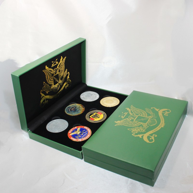 绒布礼盒定 制钥匙扣包装盒 供应双圆币盒 证章盒纪念币展示盒