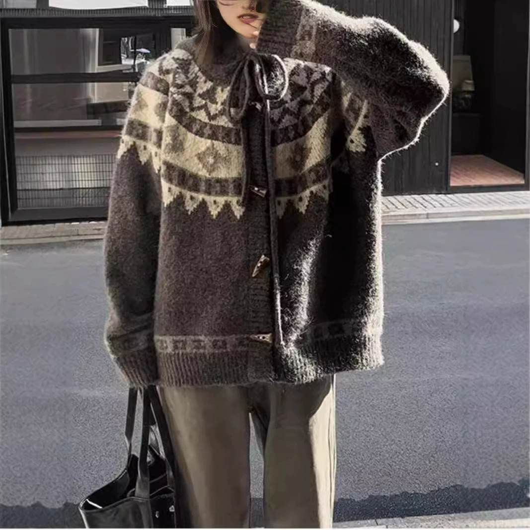 Литературный ретро-стиль с капюшоном жаккардовый свитер