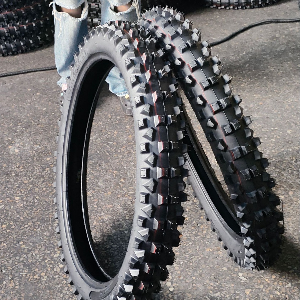 65%含胶量越野摩托车轮胎新品