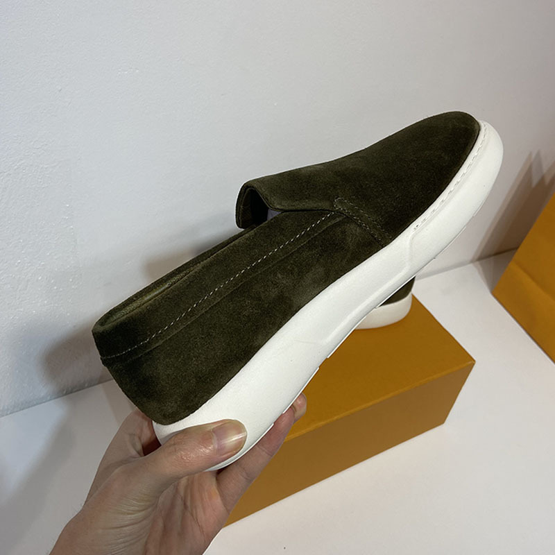 Mocassini casual da uomo in pelle di vacchetta modello slip-on_voghion.com