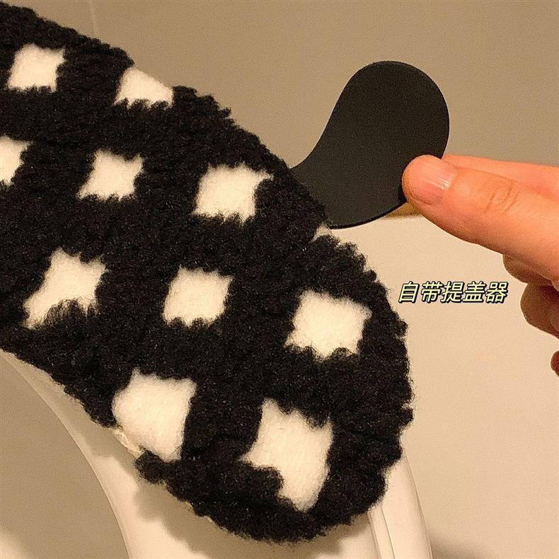Toilet seat cushion, suitable for all seasons, winter toilet seat adhesive, autumn and winter thickened plush cushion Item Picture