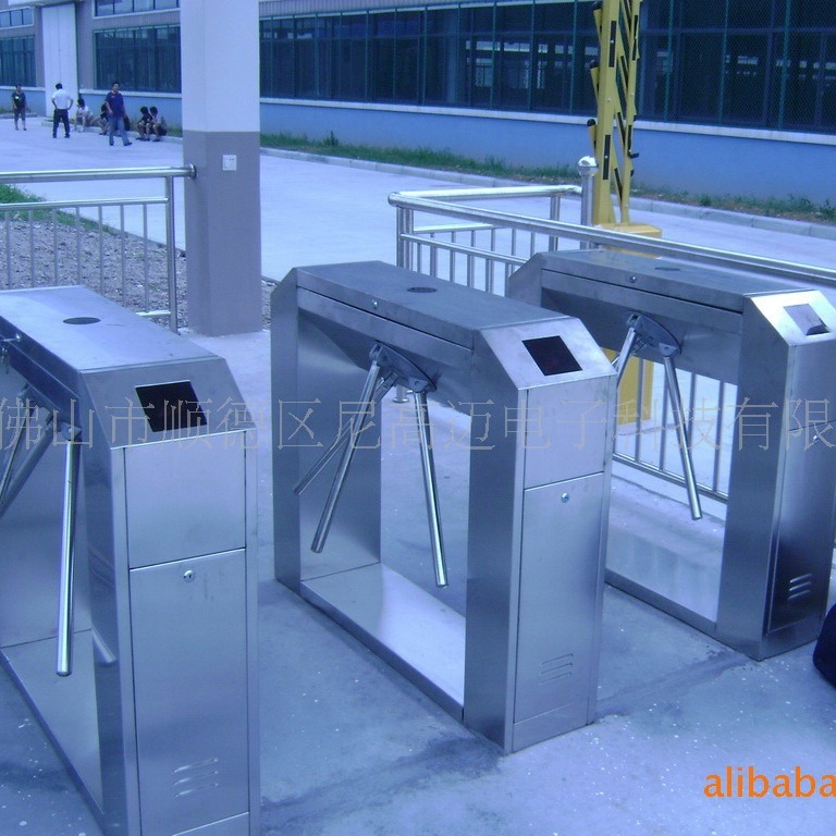 NGM语音三辊闸 浙江工厂三棍滚闸 三通道闸杆安装摆放图（实拍）