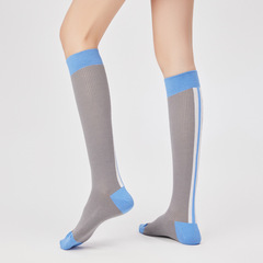 新しい春の240針は色にぶつかって骨がなくて柔らかい色を合わせますjk形の甘い女性のすねの靴下の抗菌の小袋s