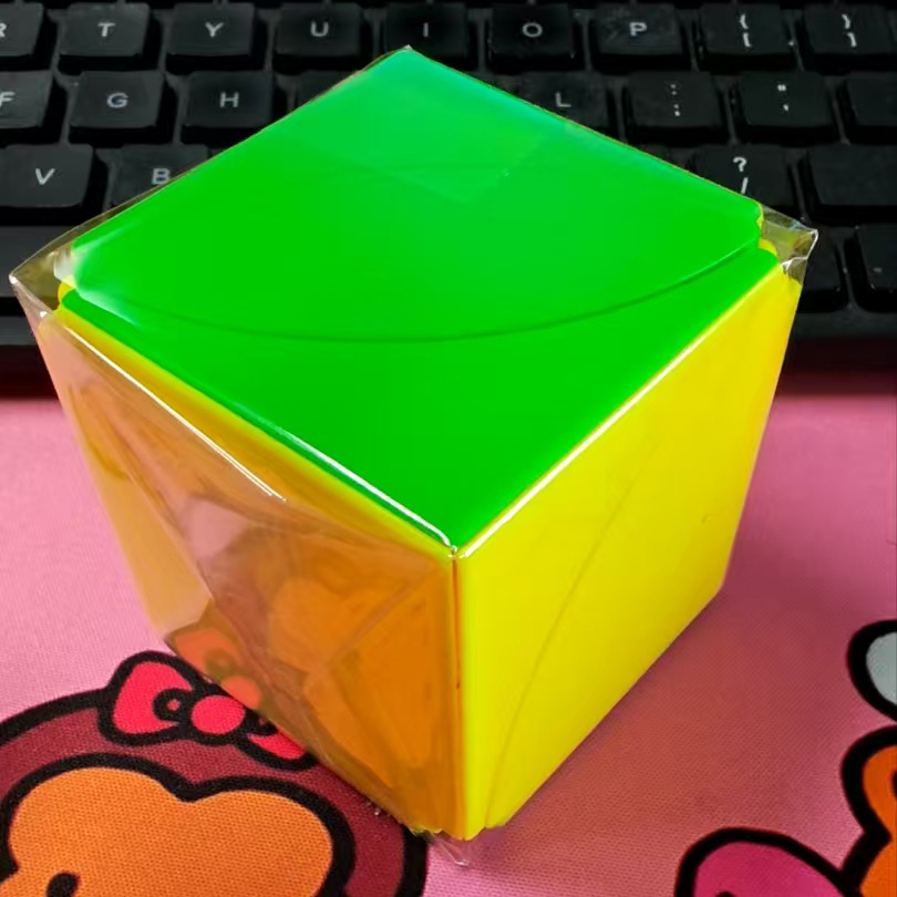 퍼즐과 재미있는 삼색잎(파란색과 녹색 배경, 노란색 몸체)
