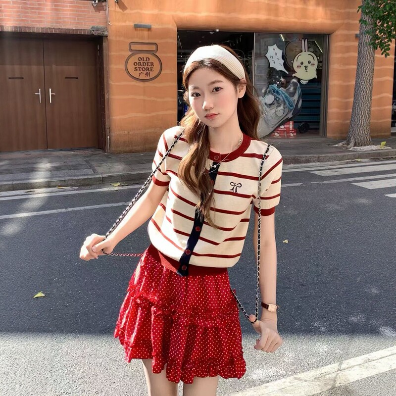 Korean Style Color-Block Striped Short-Sleeve Knit Cardigan for Women, Summer 2026, Versatile Slim-Fit Round Neck Top, Wholesale Korean Style Color-Block Striped Short-Sleeve Knit Cardigan for Women, Summer 2026, Versatile Slim-Fit Round Neck Top, Wholesale