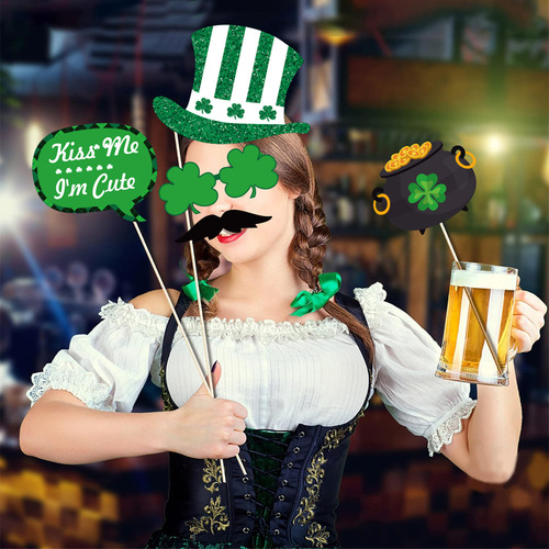 Cross-border St. Patrick's Day party party dance decoration photo props pipe clover cuckold glasses
