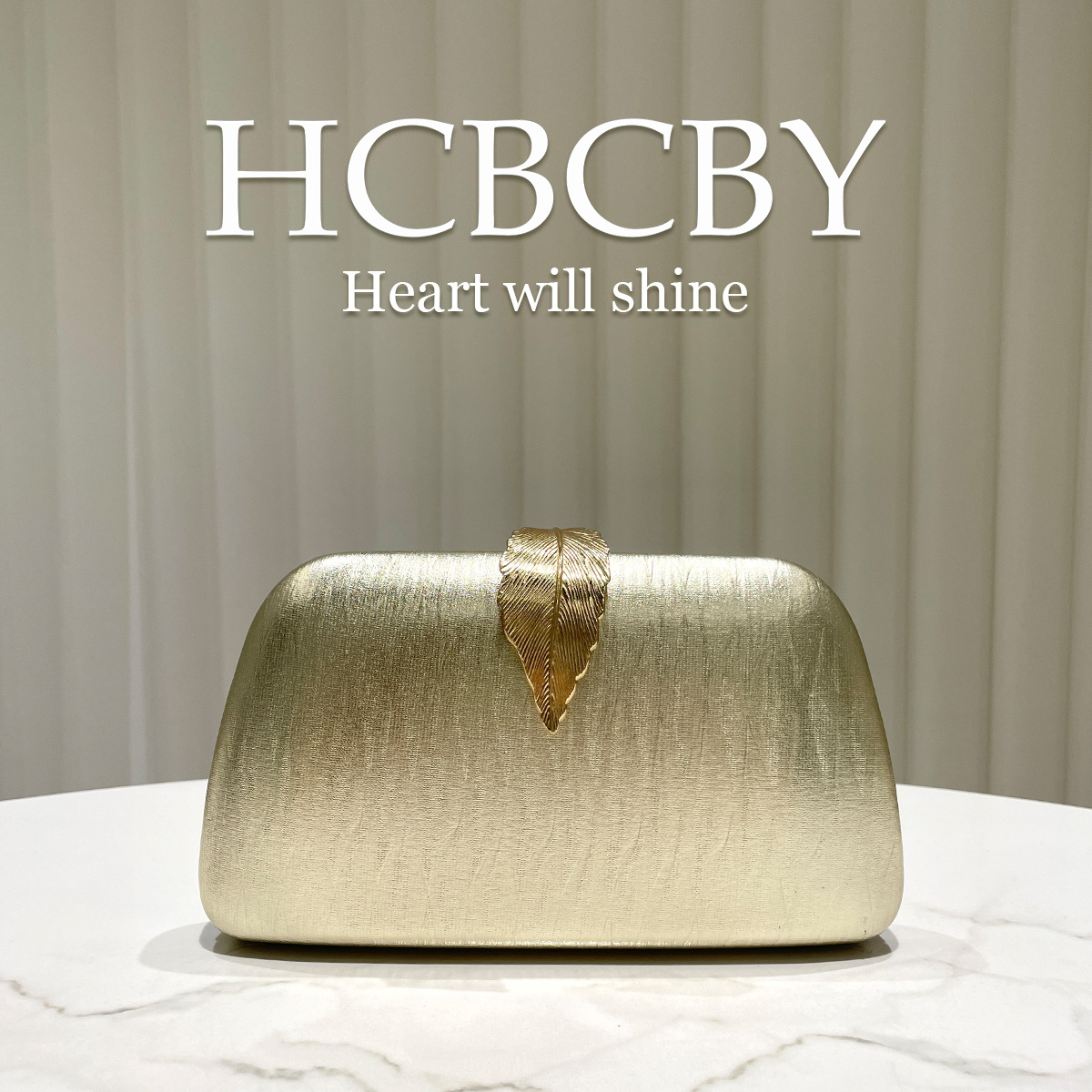 Gold retro reflective PU fabric leaf clasp evening bag, ladies' fashionable elegant clutch bag, socialite small square bag