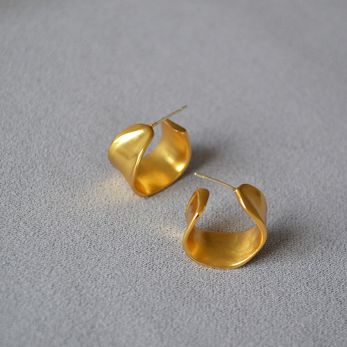 Japanese niche literary retro brass gold-plated Hikaru Matsumoto identical irregular C-shaped earrings 925 silver needle earring