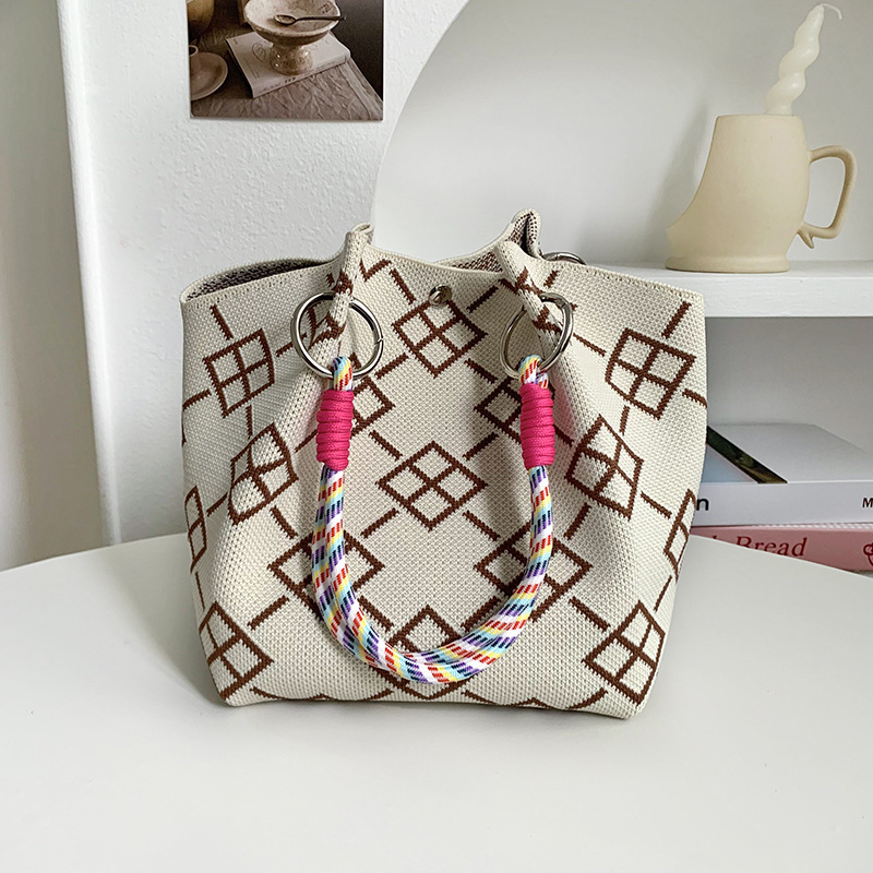 Bolsas de punto nuevas bolsas de hebilla de anillo trenzadas bolsas de mano de hebilla magnética tridimensional bolsas de mano bolsas de mano bolsas de hombro fábrica al por mayor