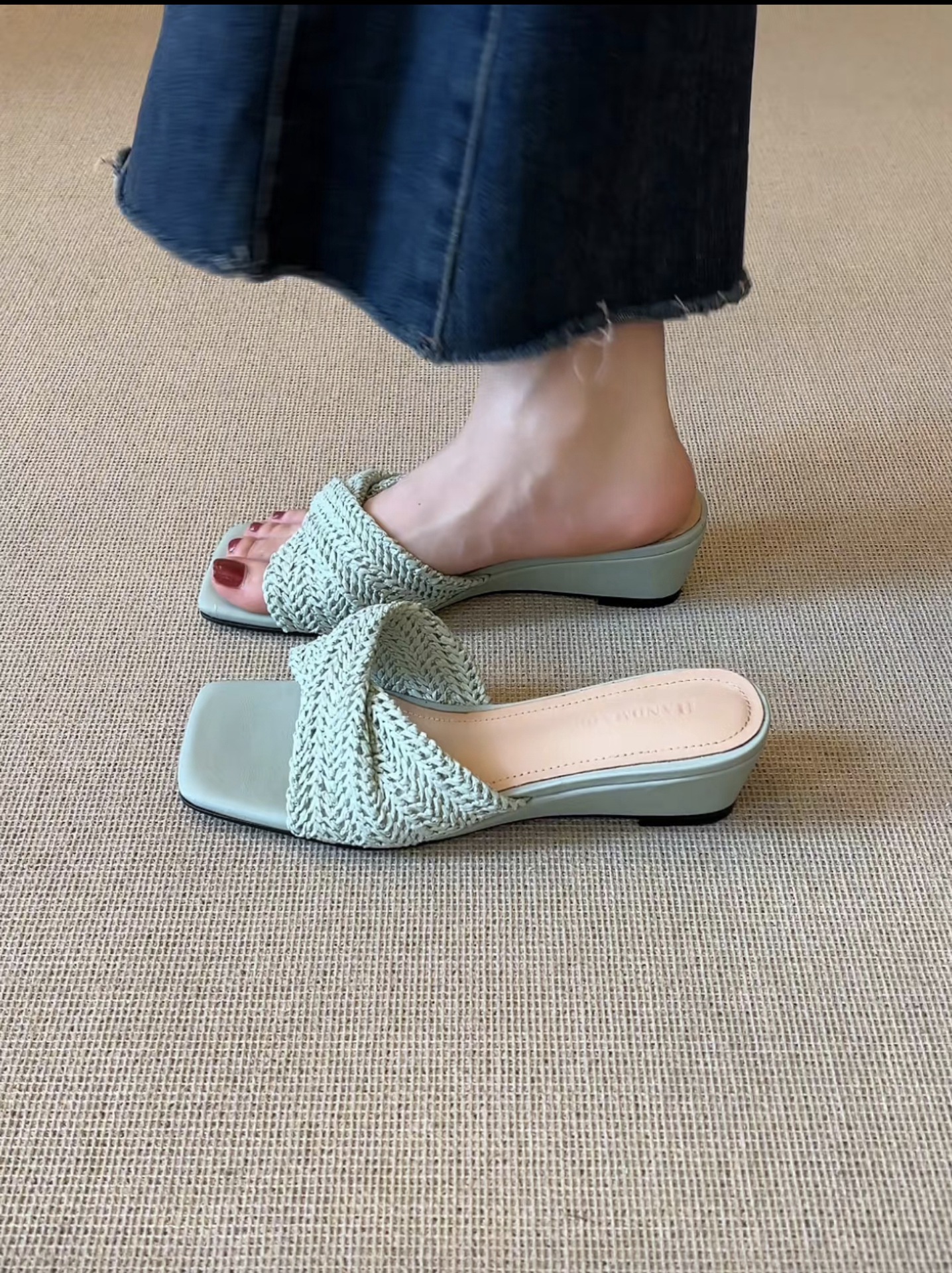 Sandal cao gót nữ quai chéo mũi vuông hở ngón, gót thô 6 cm — Cao gót màu trắng gạo 6 cm chi tiết 7