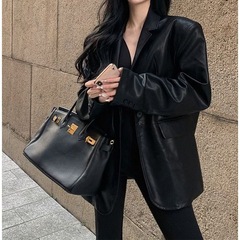 アメリカのレトロな黒い革のコートの女性2025年春秋ファッション気質機関車の服のジャケットの長袖の上着