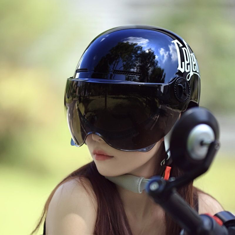 Newly certified safety helmet for electric motorcycles and scooters, suitable for men and women in all seasons, summer safety helmet, national standard, sun protection half helmet