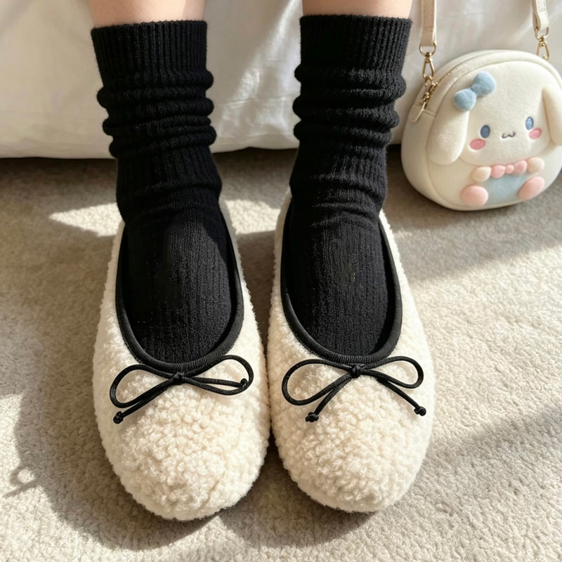 Korean-style lamb wool round-toe fluffy slippers for women, 2026 new collection, with a bow, slip-on design, flat sole, warm, and ballet-style
