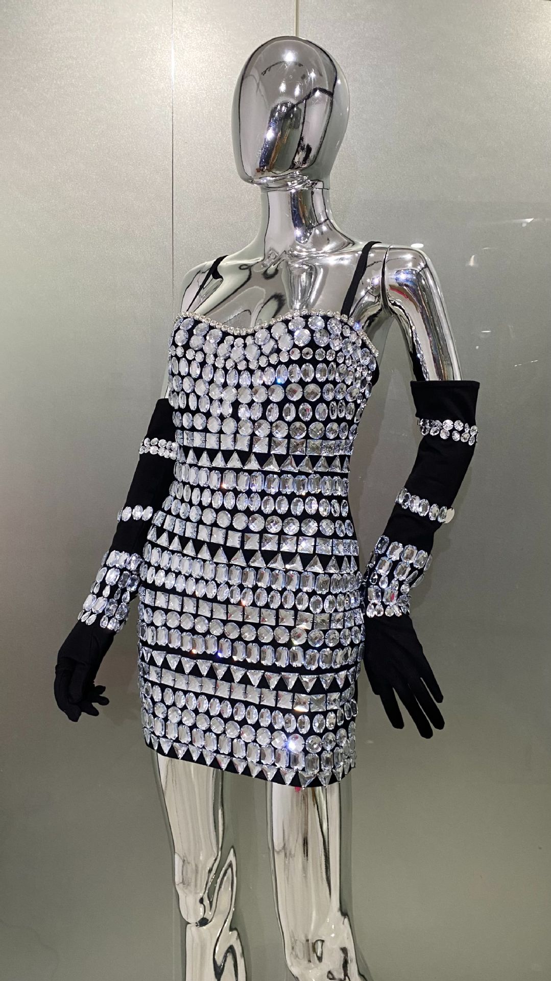 Vestido de Tirantes Espagueti con Pedrería Ultrabrillante y Escote Pronunciado, Estilo Europeo y Americano, para Fiestas y Espectáculos image 7
