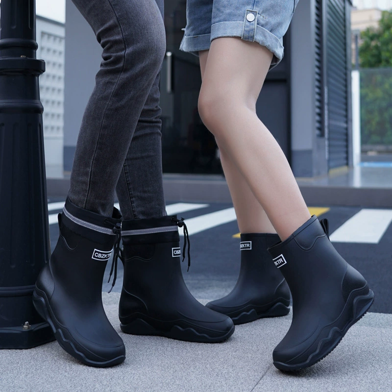 Мужские и женские пары дождевые сапоги модные носить на улице водонепроницаемые сапоги нескользящие и износостойкие резиновые туфли для взрослых рабочие водяные сапоги