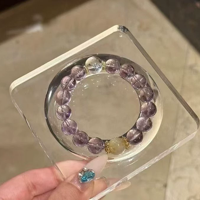 Design ethnic bracelet with amethyst walnut