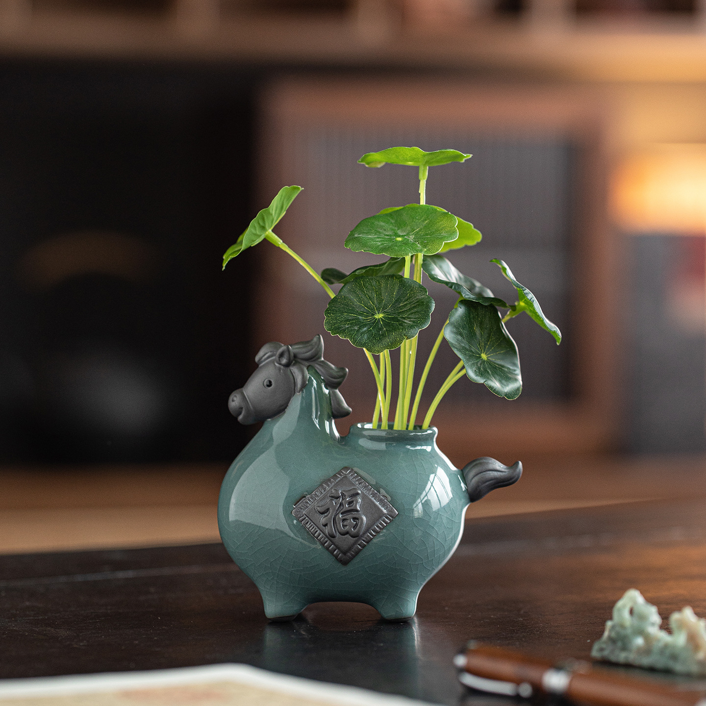 Creative Ceramic Small Fortune Horse Flower Pot, Year of the Horse Ornament, Desktop Hydroponic Green Plant Small Diameter Vase Decoration