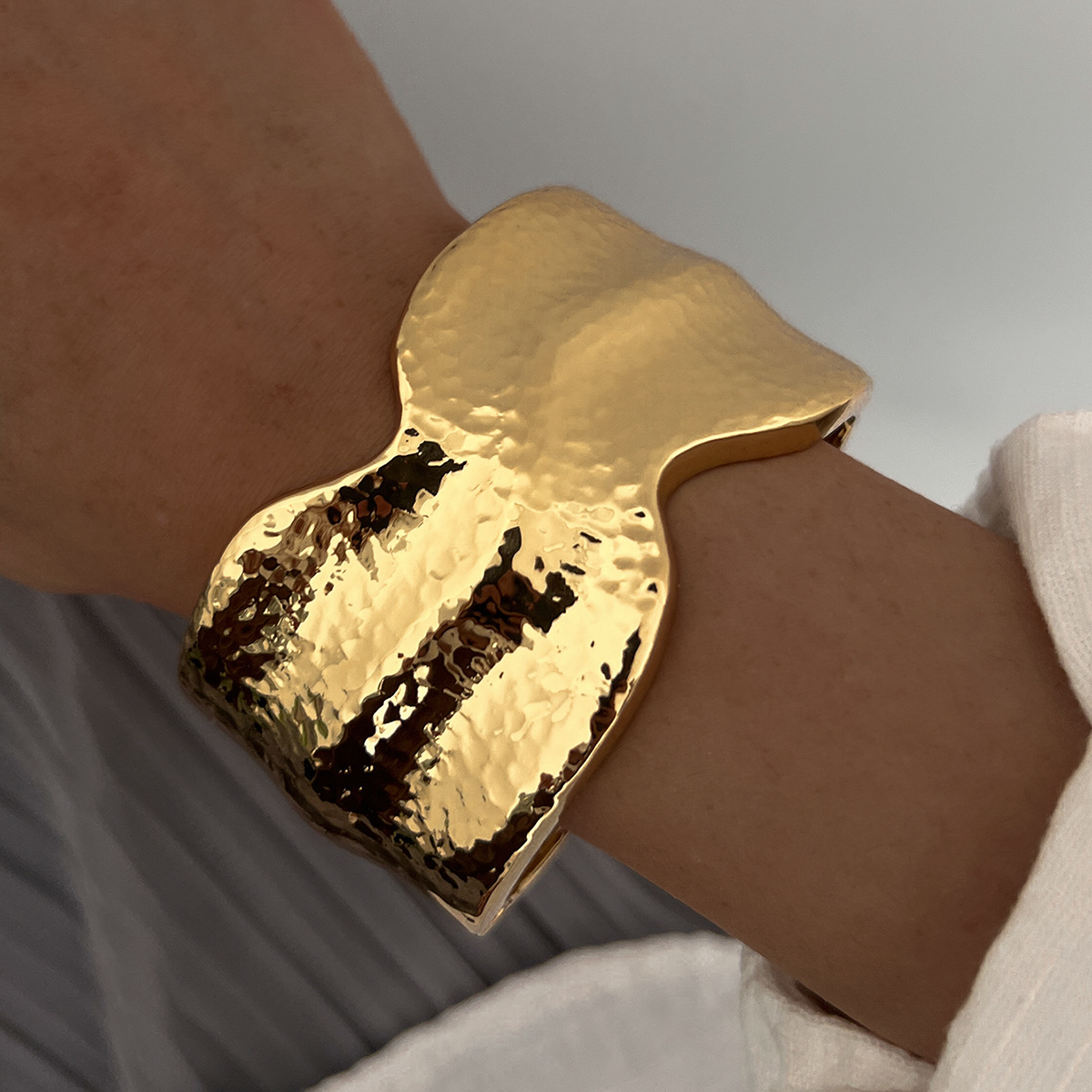 Brazalete de aleación de diseño europeo y americano exagerado de alto nivel de explosión transfronteriza joyería de moda temperamento pulsera de estilo hip-hop