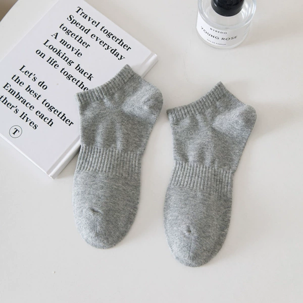 Gray boat socks