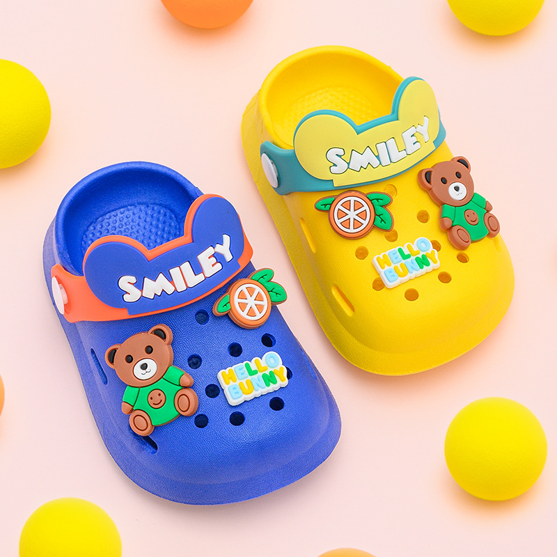 Zapatos con agujeros para niños, verano, niños pequeños y medianos, interior ligero, fondo suave, antideslizante, dibujos animados, sandalias y zapatillas Baotou para niños