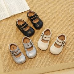 女の子の小さな革靴春と秋の新しい多用途ベビーガールプリンセスシューズ小さな香りの滑り止め快適なソフトソールの靴トレンディな