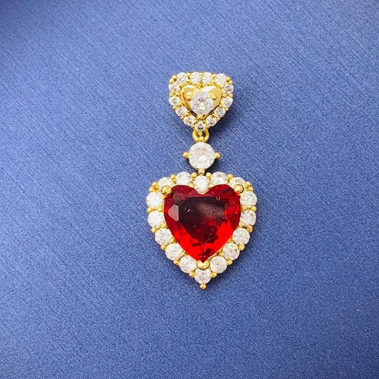 Tiktok Venta caliente colgante al por mayor auto-seleccionado 100 cobre colgante único con fuente de cadena de fábrica al por mayor sin cadena