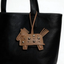 挂饰挂件;DIY服饰;毛绒玩具