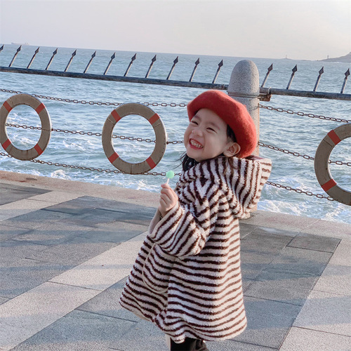 儿童韩版冬季2022女童羊羔毛连帽加绒加棉外套宝宝洋气中长款大衣