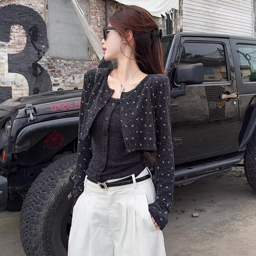 Korean-style sweet floral knit two-piece set, new early autumn model, dark gray, very stylish, short knit cardigan and vest