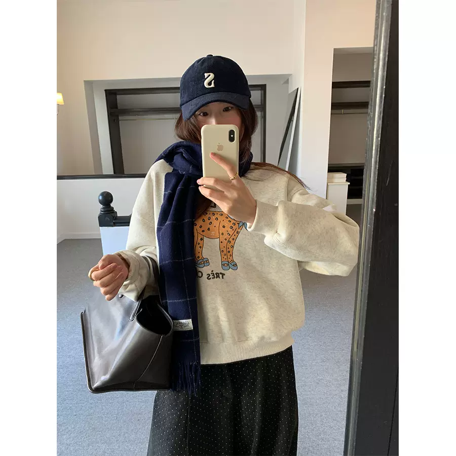 黄峥小个子卡通印花加绒加厚卫衣女25冬季宽松套头长袖上衣541129